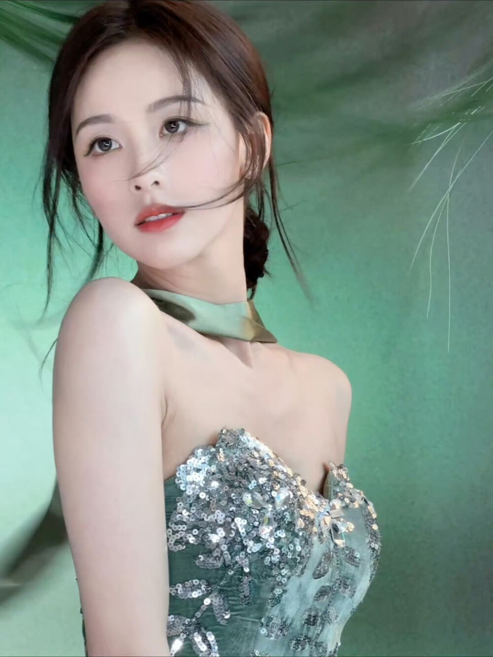 陈都灵