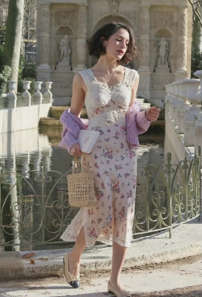 BY爱喝可乐的古娜小姐