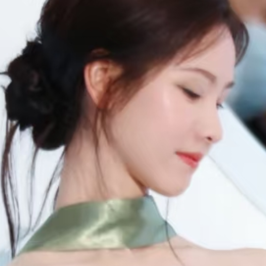 回眸一动凡