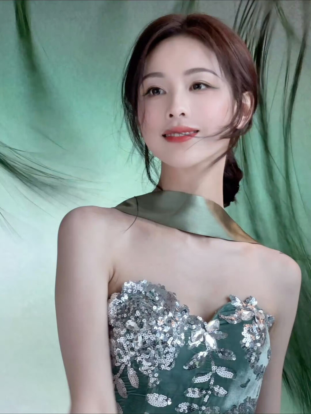 陈都灵