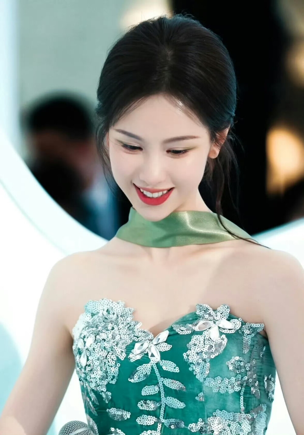 陈都灵