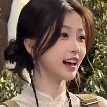 采花的小姑娘