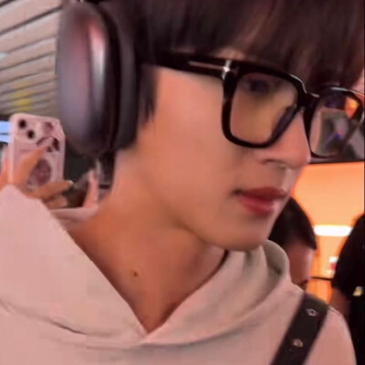 闫桉