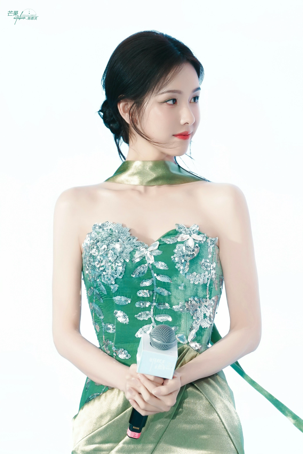 陈都灵
