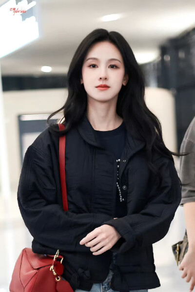 陈都灵