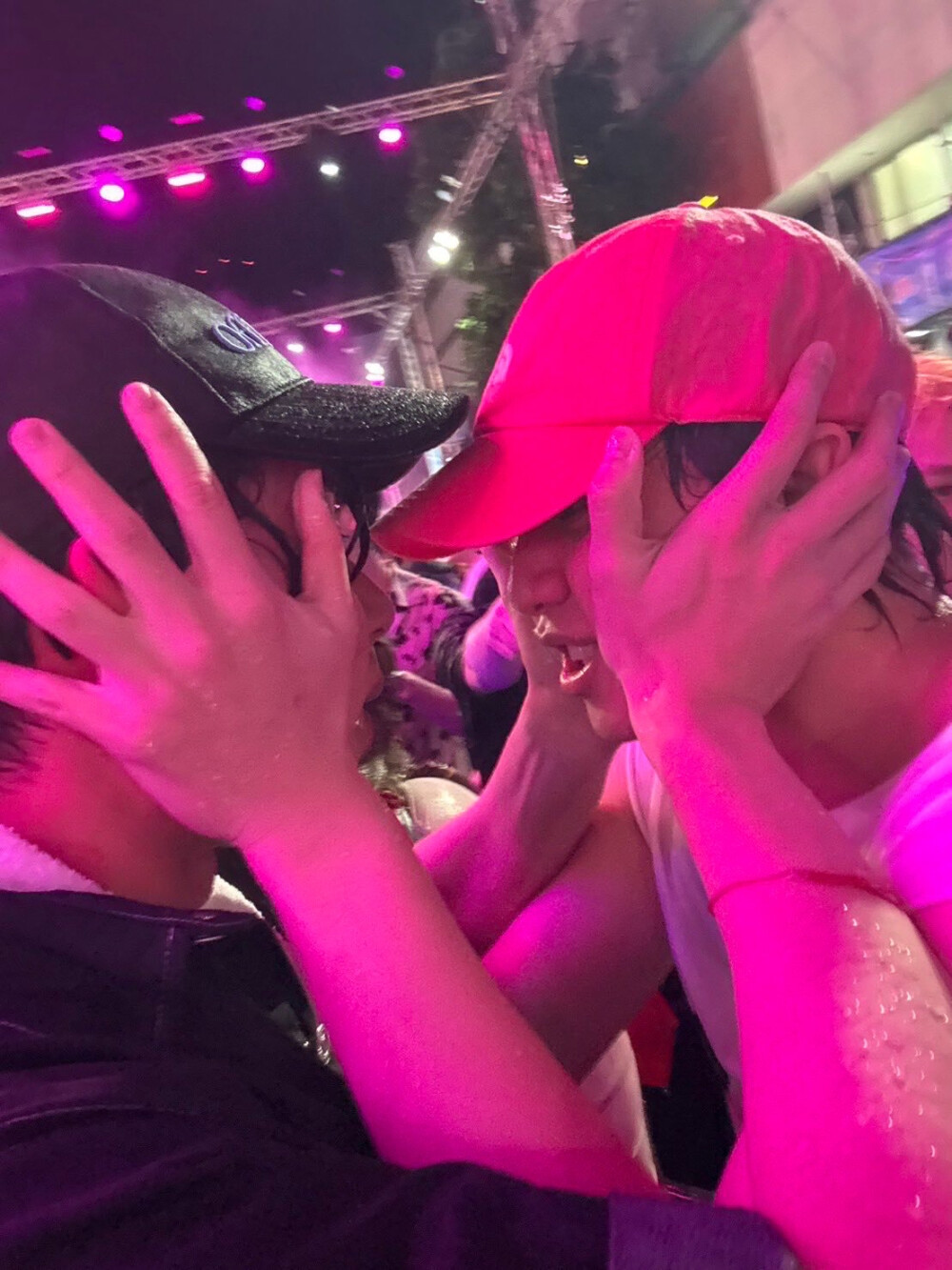 泥们够了
williamest