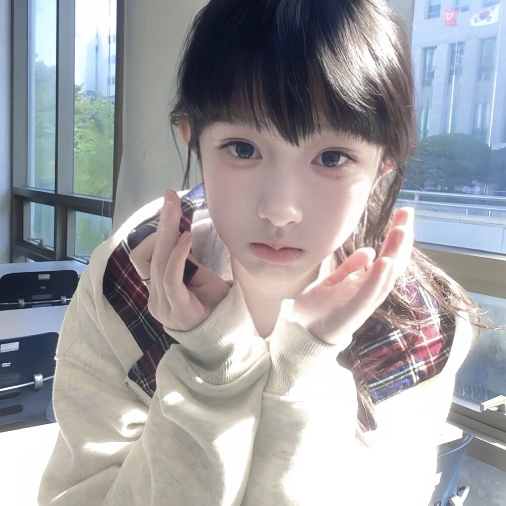 像百花撞了春风