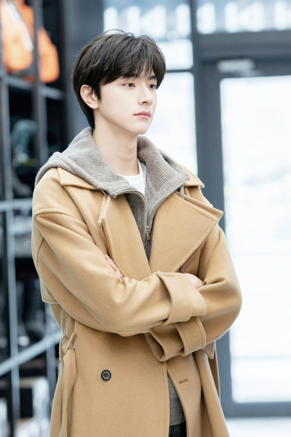 嘘，国王在冬眠 单崇