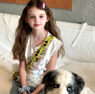 女生头像（侵删）