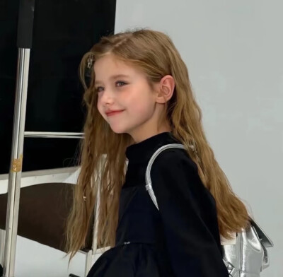 女生头像（侵删）