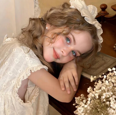 女生头像（侵删）