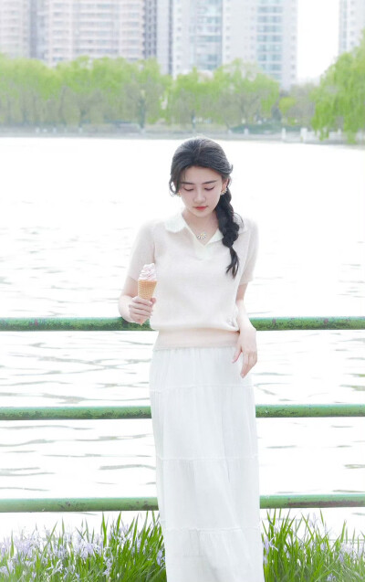 梁洁