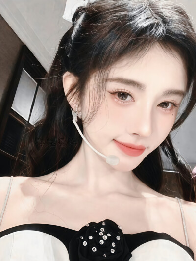 一赞抱走˶> ᎑ <˶