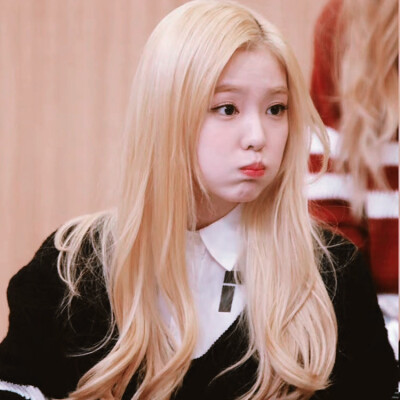 裴珠泫可二改站图已打底。标ThinkB
