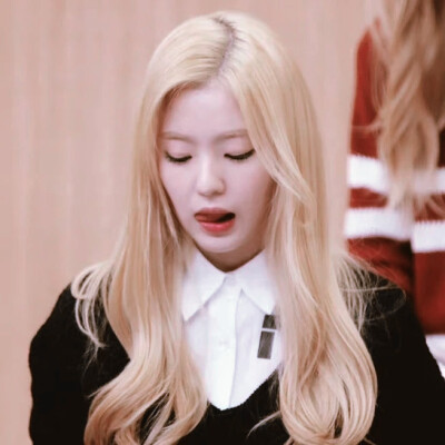 裴珠泫可二改站图已打底。标ThinkB
