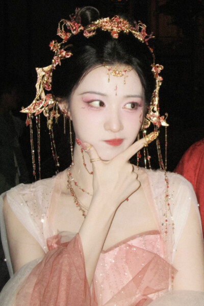 成何体统 庾晚音