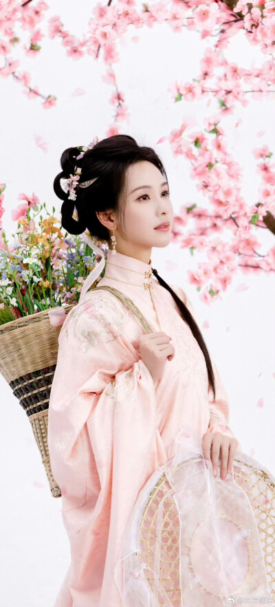陈都灵