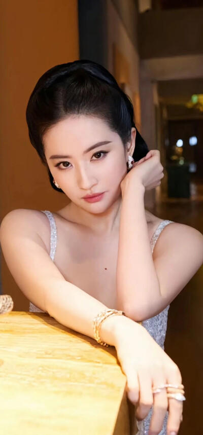 过分美丽