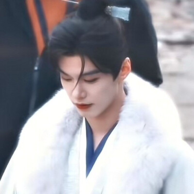 何与