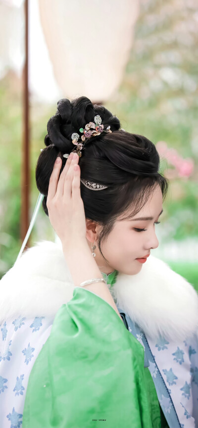 陈都灵