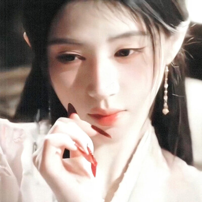 鞠婧祎