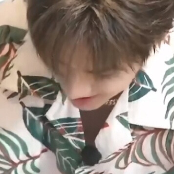 虽然她送了我玫瑰花