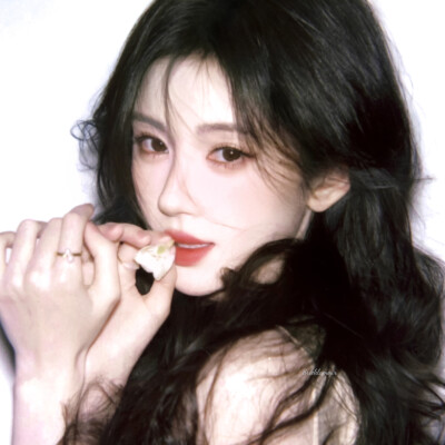 鞠婧祎