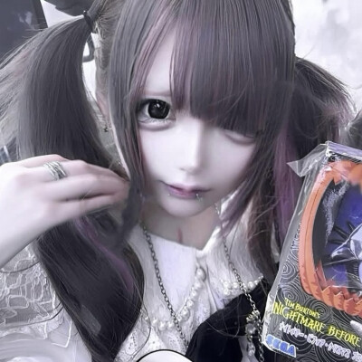 我在人民广场喝着魔爪