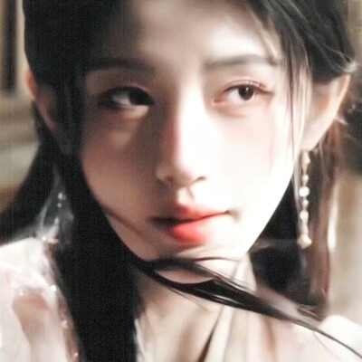 鞠婧祎