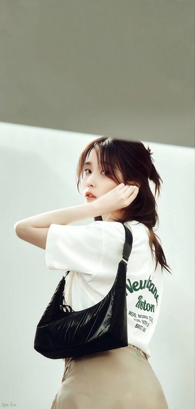 IU