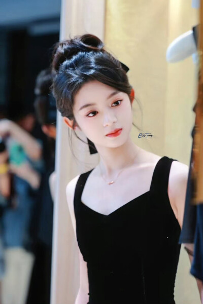 黄杨钿甜