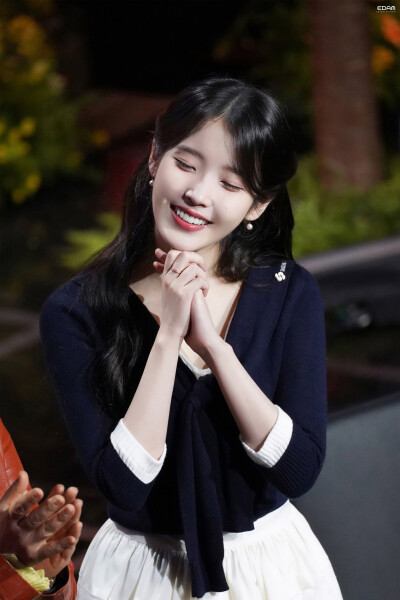 IU