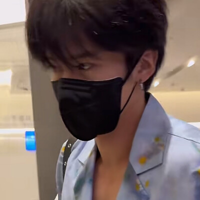 闫桉