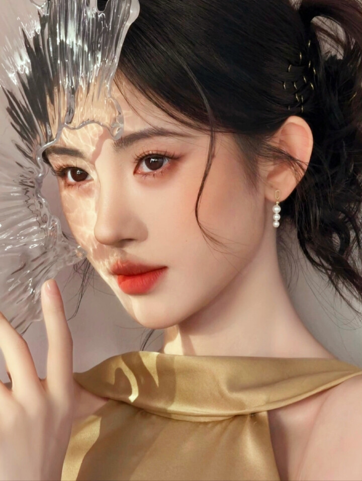 鞠婧祎