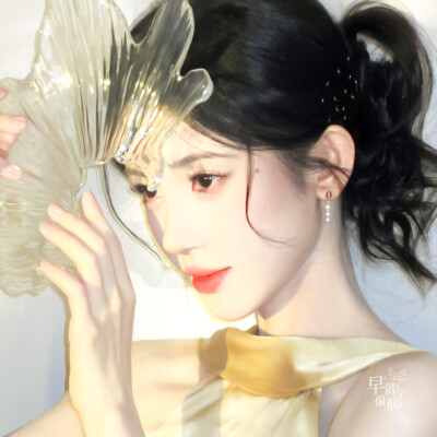 鞠婧祎