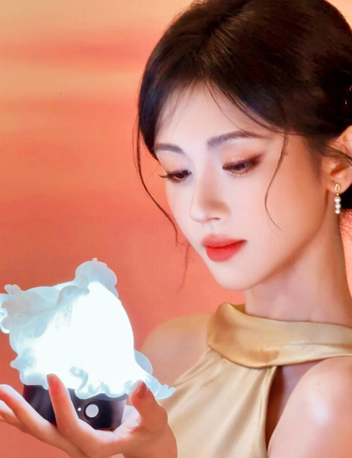 鞠婧祎