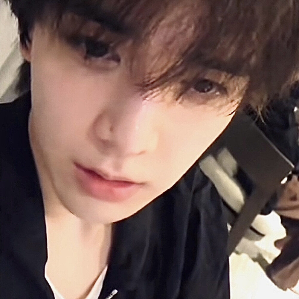 你的外套还留在我家的客厅里面