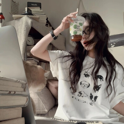 开心永驻
Mexlyyy女头
夏日
吊带
辣妹
墨镜
