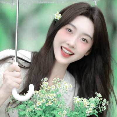 如果碰不到双唇 那你的笑容就是我的吻痕 