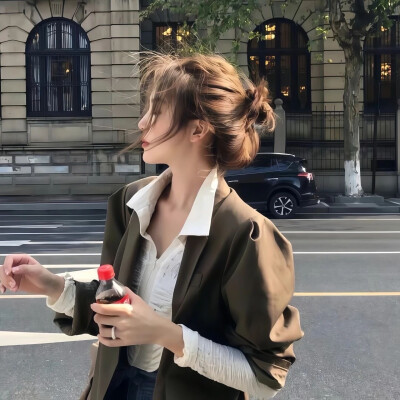 开心永驻
Mexlyyy女头
夏日
吊带
辣妹
墨镜