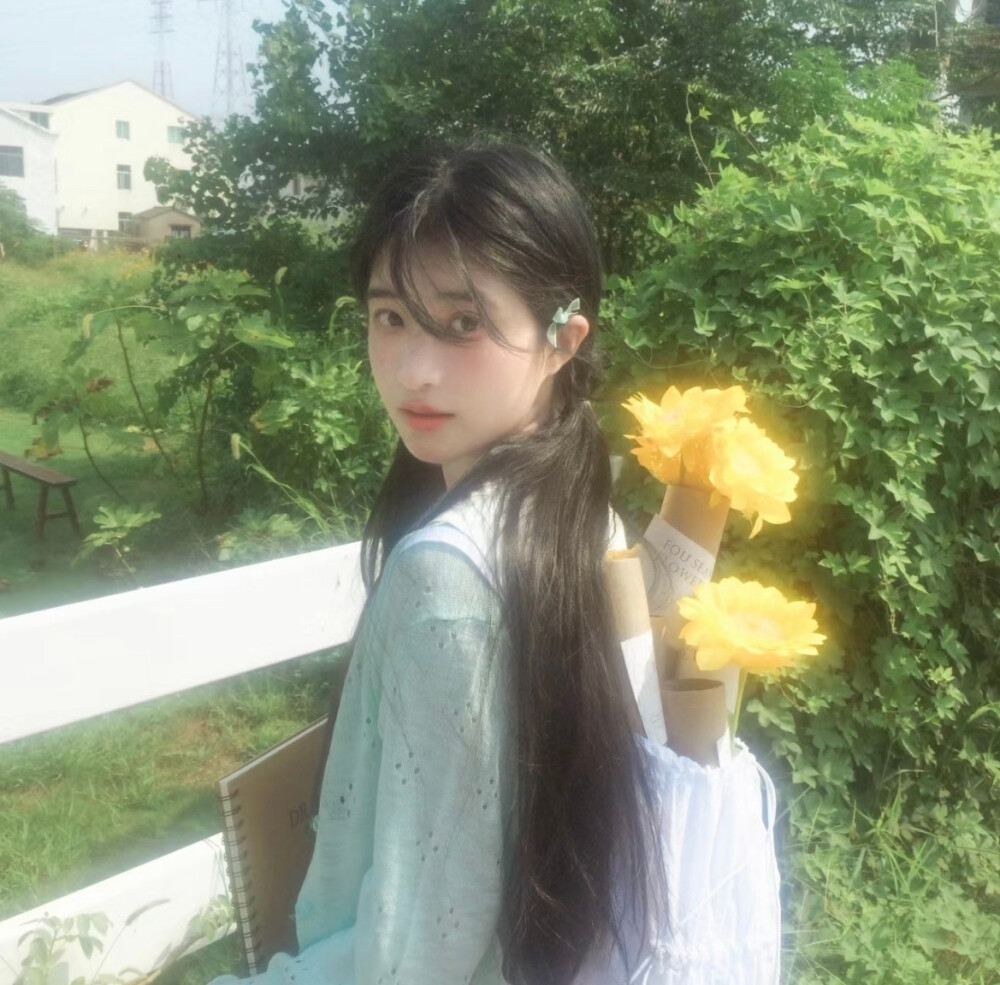 - ʸᵒᵘ ᶜᵃⁿ'ᵗ ᵍⁱᵛᵉ ⁱⁿ ᵗᵒ ˡⁱᶠᵉ ʷⁱᵗʰᵒᵘᵗ ᵗʳʸⁱⁿᵍ. -
总不能还没努力就向生活妥协吧