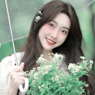 如果碰不到双唇 那你的笑容就是我的吻痕 