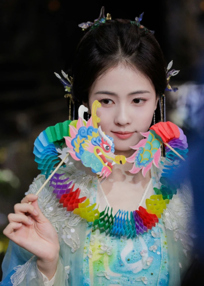 骨相生花，眼酿千秋 