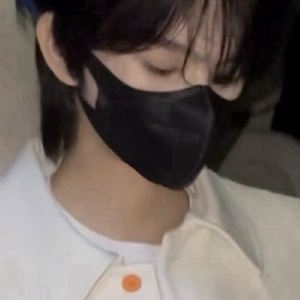 这个火车站网卡的我头像截不下去有个女孩也没回。。