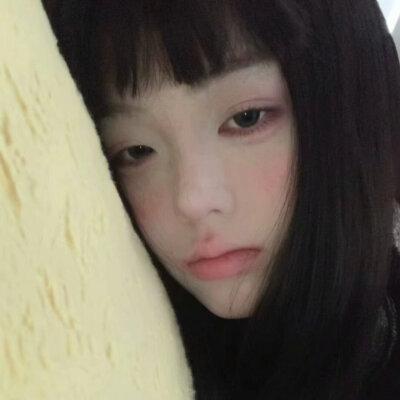 ，