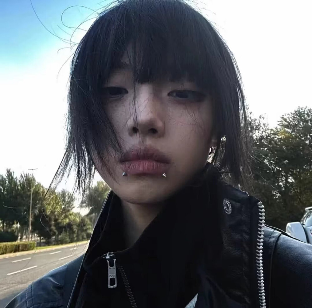 权威女头