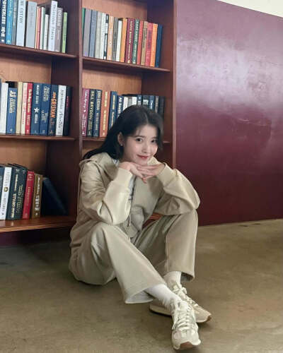 IU