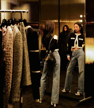 JENNIE