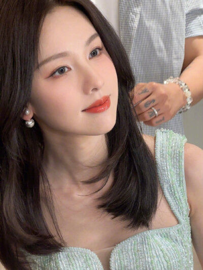 陈都灵