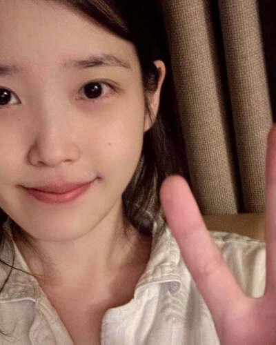 IU